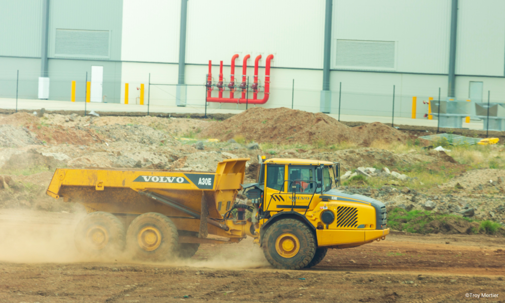 Bagger auf Baustelle